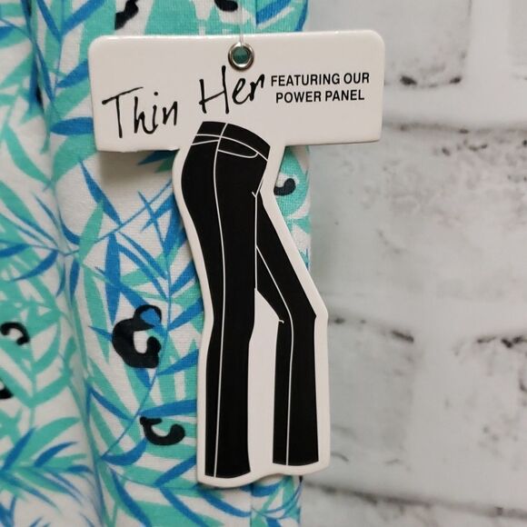 Thin her pants  - Picture 2 of 4
